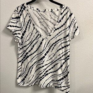 Women's Tie-Dye V-Neck Top